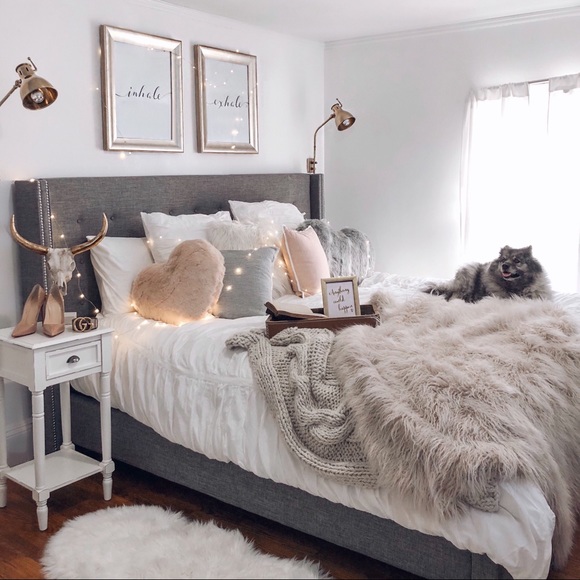 Urban Outfitters Other - Urban Outfitters Faux Fur Blanket